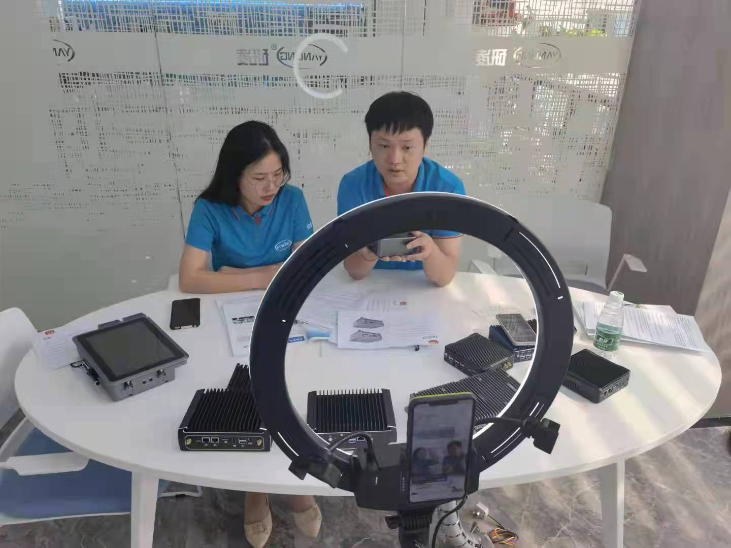 Promovați transmisia live în septembrie